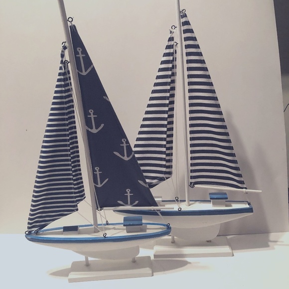 Two miniature sailboats to add to your nautical themed decorations- like new - Picture 1 of 12